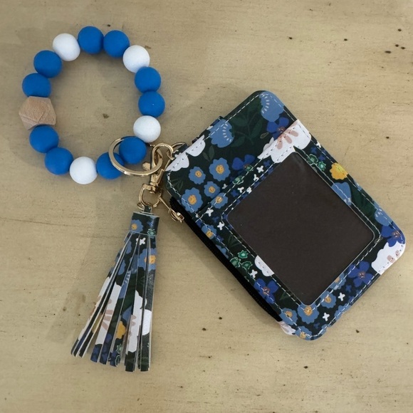 NWT Bogg compatible waterproof Wristlet Navy Floral OS - Picture 4 of 6